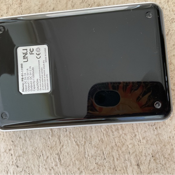 Unu Charging Bank 2USB - Picture 4 of 10